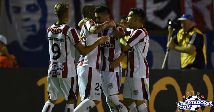 River Plate derrota a Universidad de Chile en el comienzo de la Libertadores