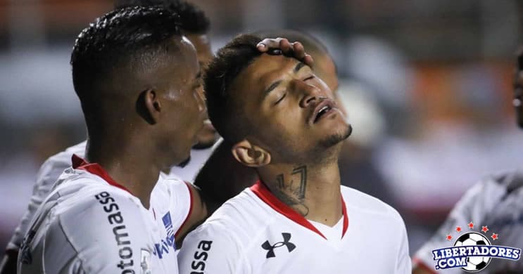 São Paulo e Racing vencem e avançam na Libertadores