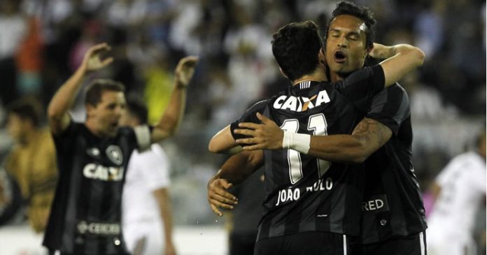 Botafogo empata Colo-Colo