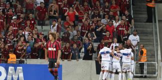Atlético-PR empata